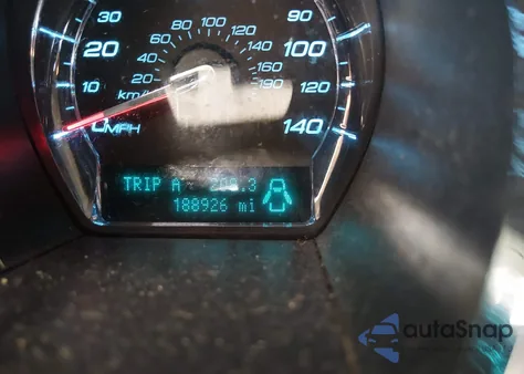 2010 Ford Taurus Limited z USA, uszkodzony, nr VIN 1FAHP2JW6AG121997